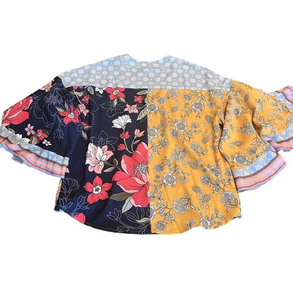 Umgee Women’s Bohemian Floral Mixed Print Ruffle V-Neck Blouse Top Size Medium - Picture 2 of 8